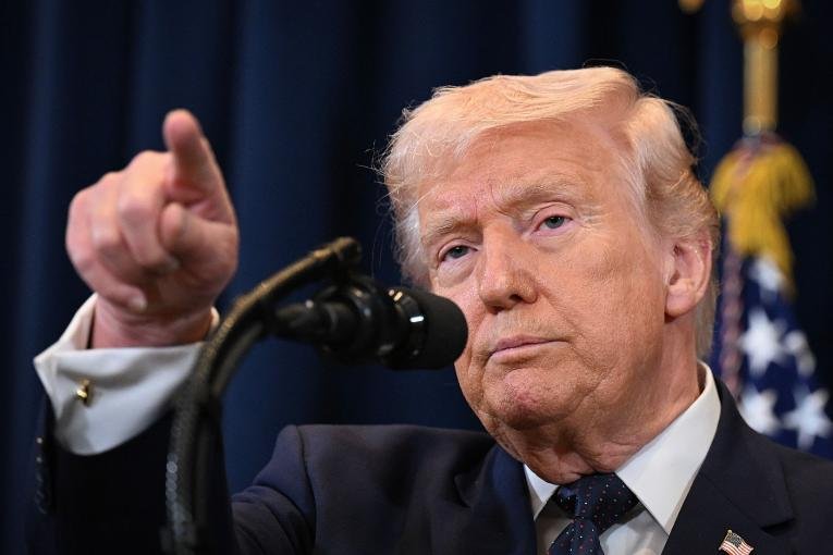 శివాలెత్తిన డొనాల్డ్ ట్రంప్...బ్యాలెన్స్ కోల్పోయిన అమెరికా అధ్యక్షుడు.